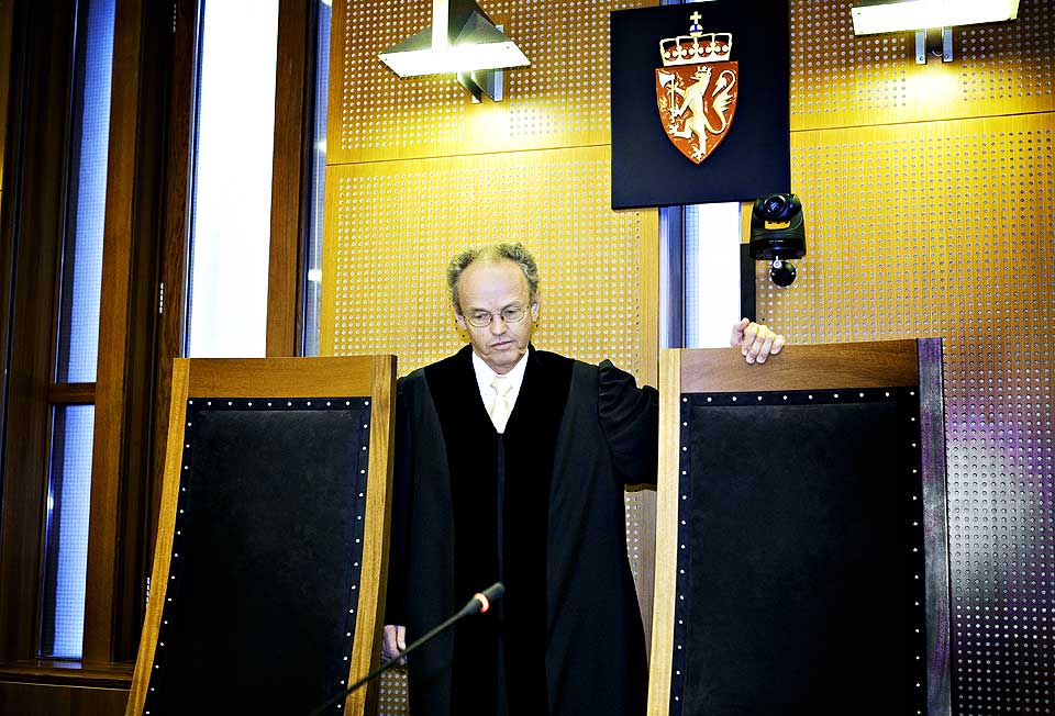 SPURTE UT TILTALTE: Tingrettsdommer Finn Haugen ville vite hva Repak faktisk s� i sin tid som livvakt i HOS.