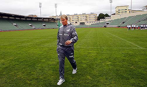 PRESSET: �ge Hareide har mislyktes i to kvaliker p� rad, og fikk en d�rlig start p� sin tredje med 2-2 mot Island l�rdag. Men landslagssjefen har ingen planer om � stikke.