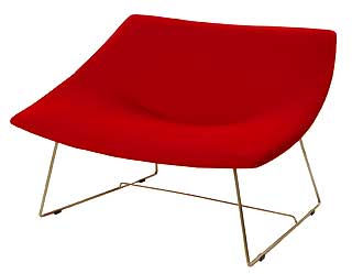 M�NESTOL: Sigurd Str�m og Torstein Nilsen vant Merket for god design tidligere i �r for stolen �Fly me to the moon�.