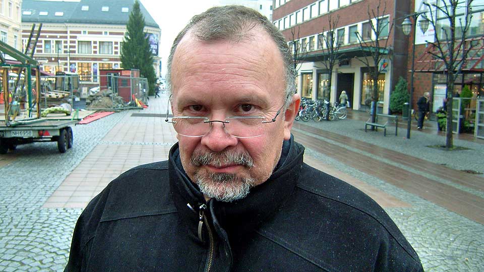 FORFATTER: Rune Belsviks �Tjuven� skaper diskusjon. Den burde v�rt utstyrt med varseltrekant, mener Dagbladets litteraturanmelder Cathrine Kr�ger.