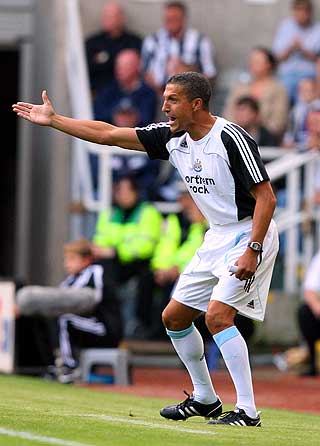 VIKAREN: Chris Hughton ledet Newcastle mot Hull, men ikke med stor suksess.