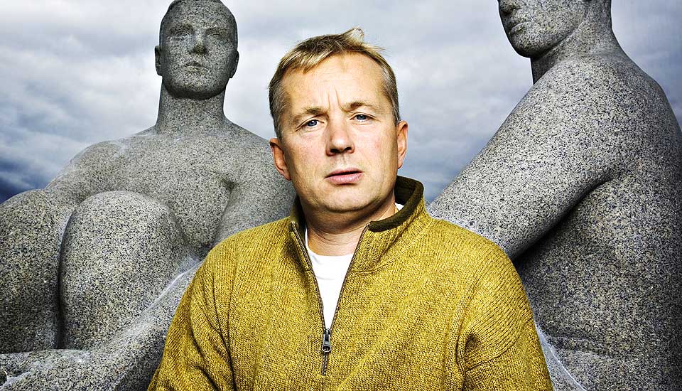  PROVOSERT:  - Jeg gremmes n�r jeg h�rer om en slik behandling av partnerskapsinng�else, sier justisminister Knut Storberget. Han mener kirka m� rydde opp.