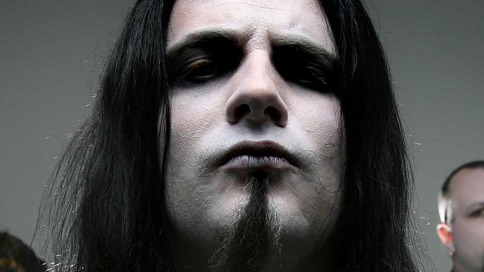 SHAGRATH... ...eller Stian Thoresen, frontfigur i Dimmu Borgir, utsetter giftem�let med sin amerikanske kj�reste.