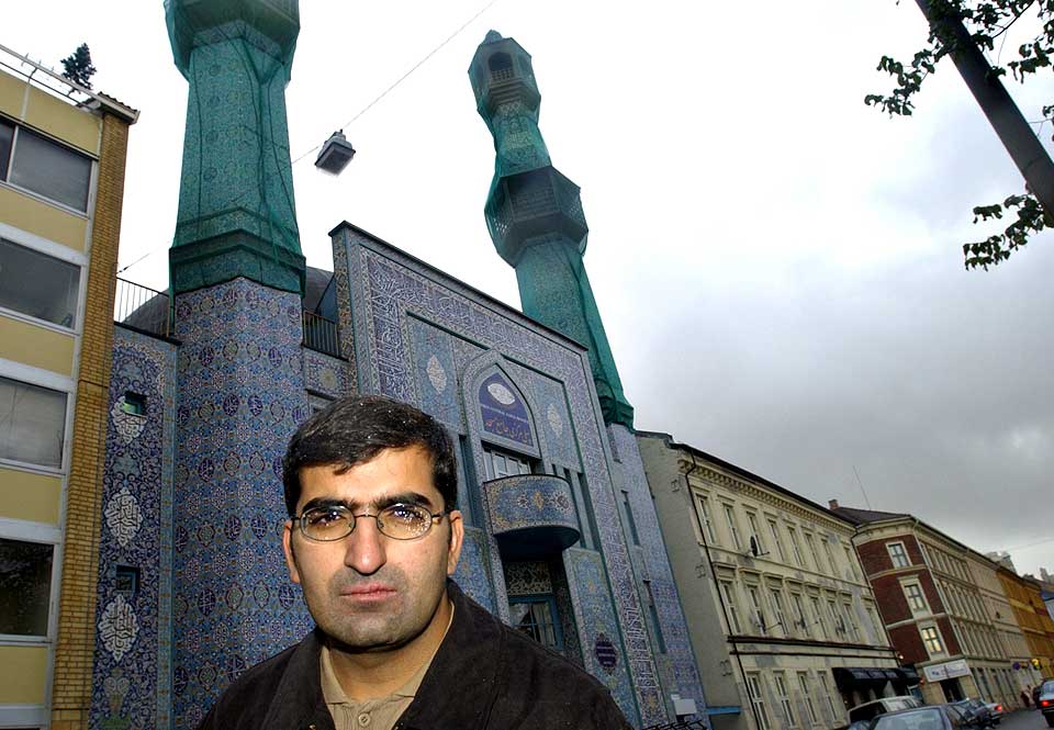 MOT ENDRING: Shoaib Sultan, generalsekret�r i Islamsk R�d, mener det blir feil � skjule opprinnelsen til tidsregningen v�r. Han mener det er viktig � st� for at det er religi�st basert.