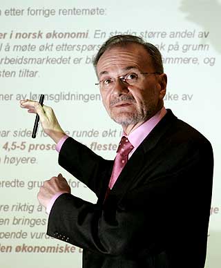 ROLIGERE DAG: Sjef�konom Knut Anton Mork i Handelsbanken tror markedet f�r et pusterom - men hvor lenge vites ikke.