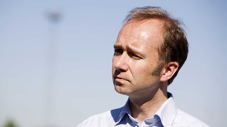 MEDIEOMBUD: Kulturminister Trond Giske lanserer innf�ring av et medieombud som skal bist� enkeltmennesker som blir utsatt for overgrep p� nettet. Det f�r Presseforbundet og Norsk Redakt�rforening til � reagere.