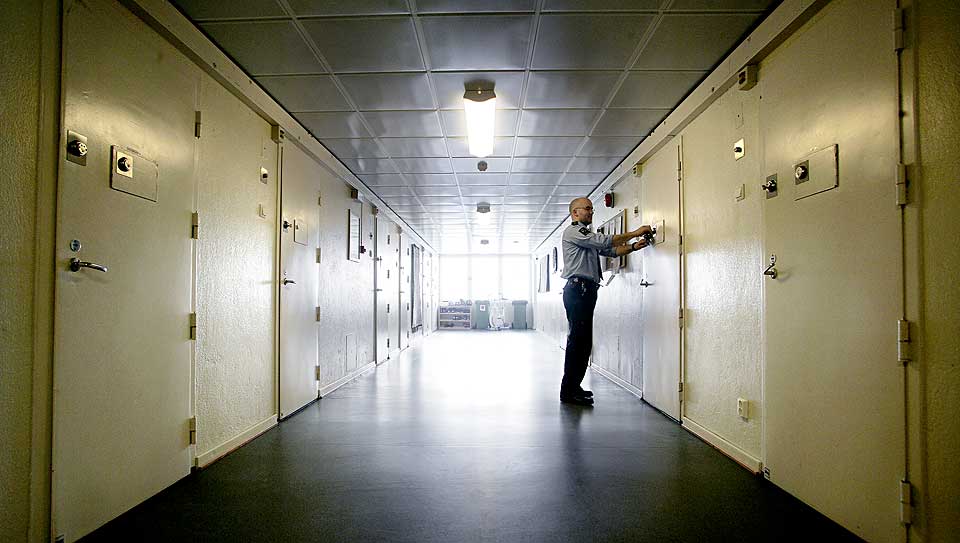 - MENNESKERETT MED LOVLIG PORNO: Fangene i Ila landsfengsel st�r p� krava.