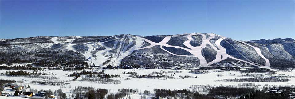 NYE GEILOLIA: Frem til n� har Geilolia skisenter v�rt kjent som Vestlia. Til h�yre i bildet ser du flere nye nedfarter om skal knyttes til dagens bakke (til venstre i bildet). Da er det viktig at kommunen ikke gir etter og gir byggetillatelser for nye hytter utenfor dagens l�yper, mener Tom Roll i Destinasjon Geilo.