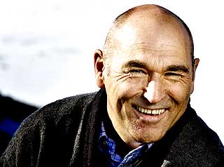 - POSITIVT: Arthur Buchardt synes det Hagens sier er positivt, men ville heller r�det folk til � spare penger ved � slutte � kj�pe Dagbladet.