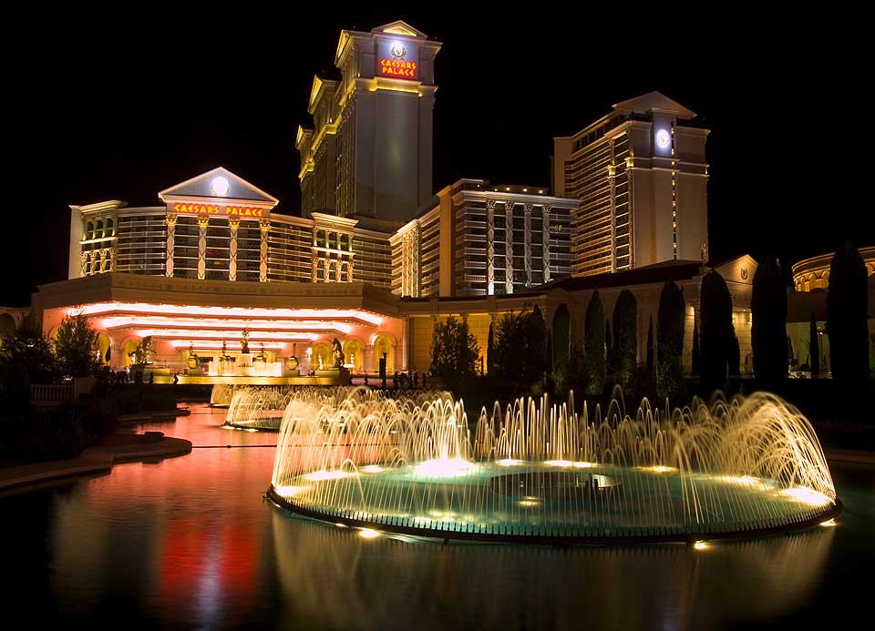 KASINOSATSING: Oljefondet hadde ved �rsskiftet 440 millioner kroner plassert i verdens st�rste kasinoselskap Harrah�s Entertainment, som blant annet eier popul�re �Ceasars Palace� i Las Vegas og 31 andre kasinoer.