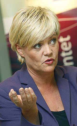 VARSLER ENDRINGER: Kulturminister Trond Giske kjemper en knallhard kamp mot utenlandske spillselskaper, selskaper den norske stat samtidig har aksjer i gjennom oljefondet. Det antyder n� Kristin Halvorsen at kan bli ryddet opp i.