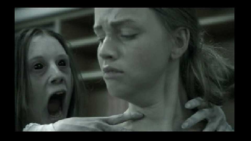 SKREKK OG GRU: Her er filmen som sammen med den tilh�rende pocketboka har f�tt elever, foreldre og n� ogs� politikere til � reagere.