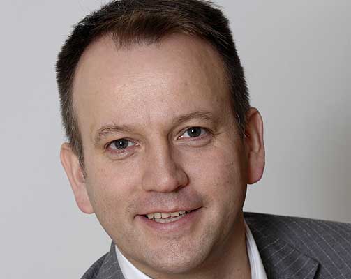 REAGERER: Tomas Moltu (KrF), byr�d for barnehage og skole i Bergen, g�r inn for � stanse prosjektet til Foreningen !Les.