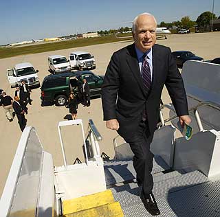 -STEM JA N�:  - Det kommer en tid for � fordele skyld senere, sier John McCain.