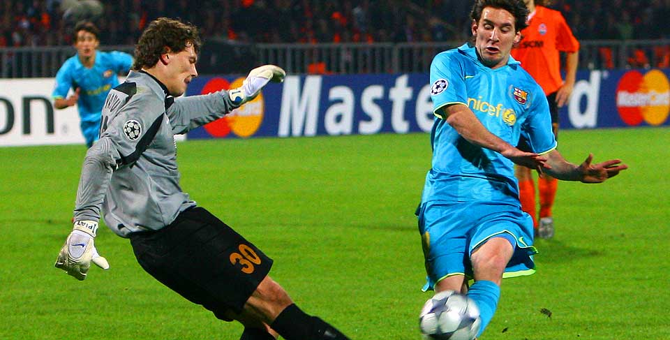 TOM�LSSCORER: Lionel Messi scoret to for Barcelona. Her setter han inn ett av dem.