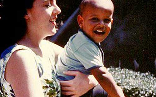 KJEMPET MOT FORSIKRINGSSELSKAPET: Barack Obamas mor, Stanley Ann, d�de av kreft i 1995. Obama bruker morens historie som eksempel p� feilsl�tt helsepolitikk og de amerikanske forsikringsordningene. Bildet er tatt p� 60-tallet.
