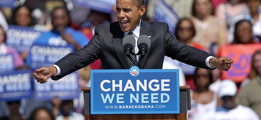 SABLER NED MCCAINS HELSEPOLITIKK: Demokratenes presidentkandidat Barack Obama gikk i g�r hardt ut mot John McCains foresl�tte helsereform. - Han gir med den ene h�nda og tar med den andre. Les det som st�r med liten skrift, sa Obama i talen sin.
