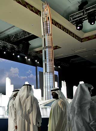 NOEN H�YERE? Dette t�rnet kan bli verdens h�yeste, men ogs� i Saudi-Arabia og Kuwait snakkes det om t�rn p� over 1000 meter, if�lge Gulf Daily News.