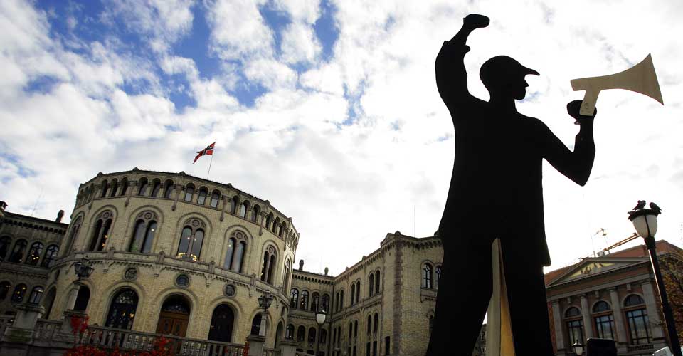 �HISTORISK�: Studentene er langt mer forn�yde n� enn i 2004 da de demonstrerte mot kutt foran Stortinget.
