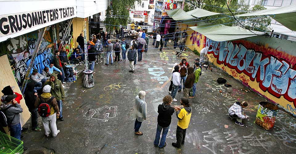 GRAFFITIFESTIVAL: Mange m�tte opp da Hausmania arrangerte graffitifestival i juli i fjor.