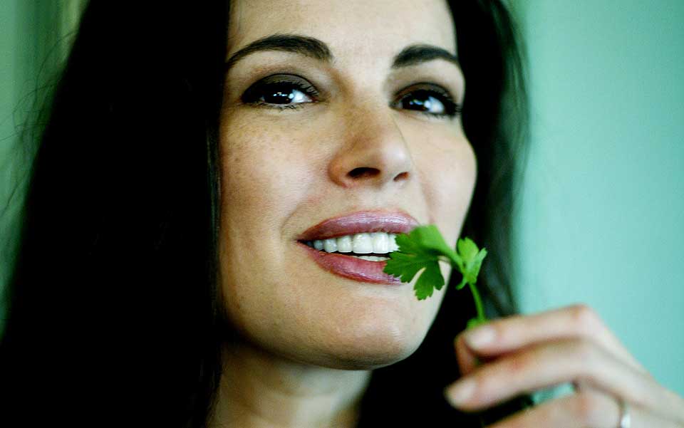 AVSL�RENDE: Hva du spiser, og hvordan du spiser, sier hven du er, mener Nigella Lawson.