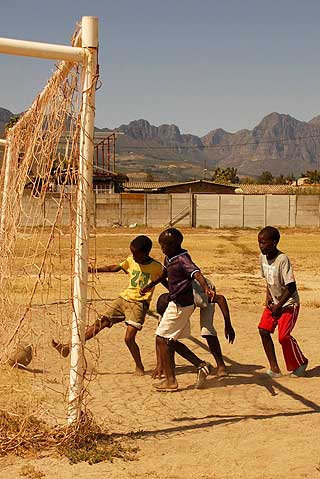 M���L: Det er like herlig � score - uansett hvor i verden du spiller.