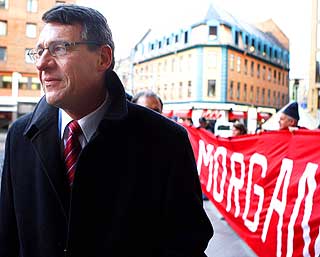OVERRASKET: Morgan Andersens advokat, Cato Schi�tz, er overrasket over stevningen.