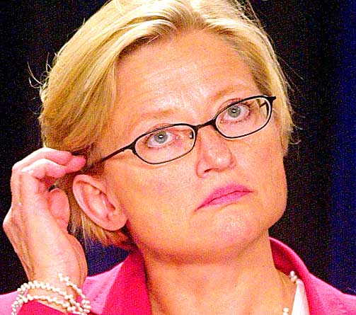 KNIVDREPT: Anna Lindh.