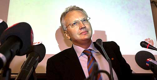 SJOKKERER I NY BOK: Tidligere finansminister i Sverige P�r Nuder.