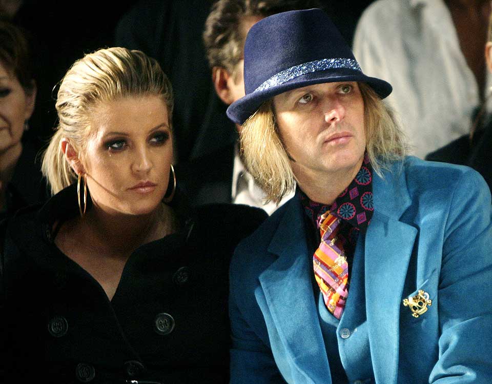 FORELDRE: Lisa Marie Presley og Michael Lockwood fikk i dag tvillinger.