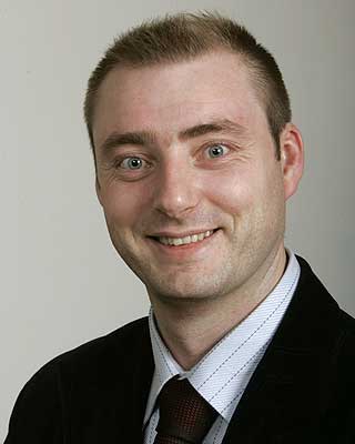 REAGERER: Stortingspolitiker Robert Eriksson mener at teatersjef D�ving neglisjerer Frp-velgerne i Nord-Tr�ndelag.