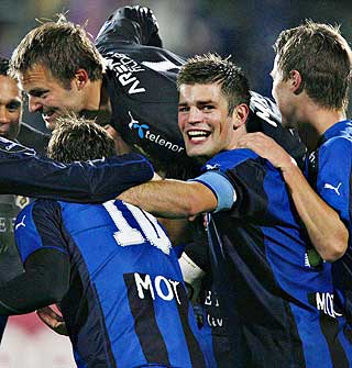IKKE GULLBIND P� ARMEN: Morten Morisbak Skj�nsberg leder trolig Stab�k til seriegull i �r, men var langt unna Tippeligaens best betalte i 2007.