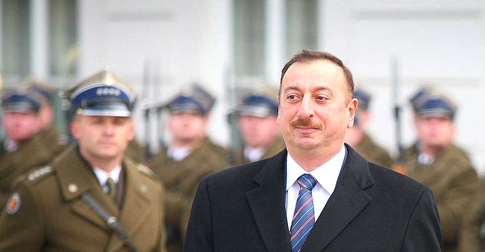 VINNER: Men president Ilham Alijev m�ter kritikk fra internasjonale observat�rer.