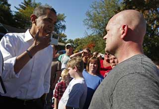 KNUSES:Joe fortalte Barack Obama under et valgm�te p� i Toledo, Ohio s�ndag at hans �nske om � overta bedriften han har jobbet i vil knuses dersom Obamas skatteplaner blir gjennomf�rt.