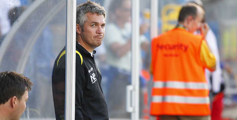 FORBANNET: Glimt-trener Ingebrigtsen mener dommer Tom Henning �vreb� kostet Glimt seieren.