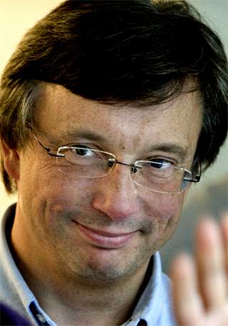 FIKK SAMME BESKJED: Statssekret�r ved statsministerens kontor, Karl Eirik Schj�tt-Pedersen skal ha f�tt de samme �nskene fra Bjerke som Stoltenberg fikk - f�r redningspakken ble sydd sammen.