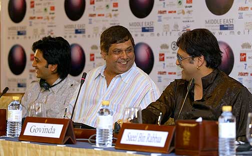 BOLLYWOOD: Den indiske Bollywood-skuespilleren Ritesh Deshmukh, regiss�r David Dhawan og komiker Govinda p� pressekonferanse i Abu Dhabi.