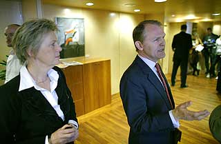 M� ERSTATTES: Det tar tid � finne erstattere for tidligere direkt�r Allis Helleland og styreleder Christian Bjelland ved Nasjonalmuseet.