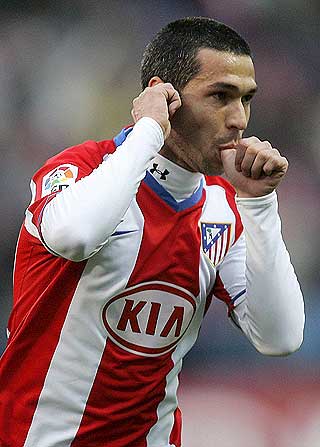 VIL IKKE JUBLE: Tidligere Liverpool-spiller Luis Garcia avst�r fra feiring om han scorer i kveld.