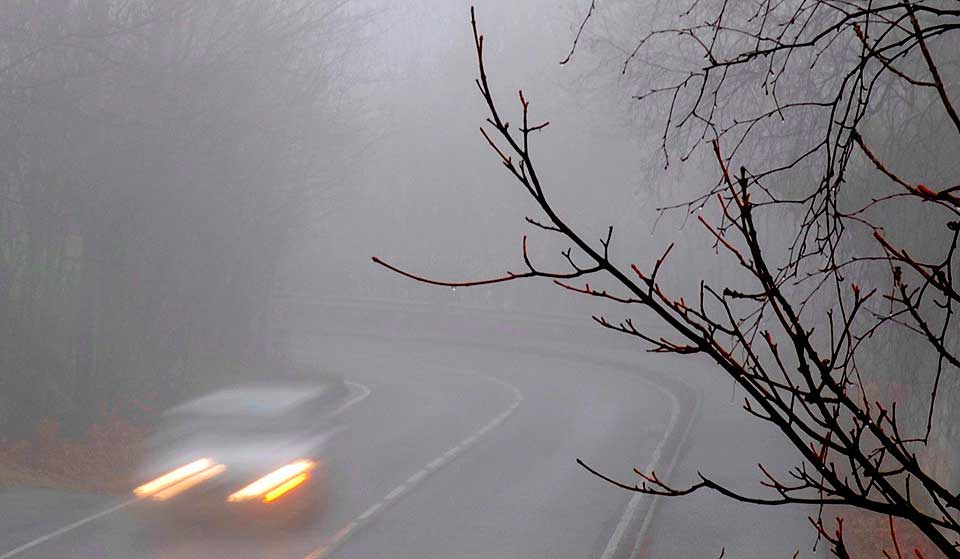 INNEV�R: Regn og storm p� Vestlandet, Midt-Norge og Nord-Norge. I slutten av perioden vil det bli sn� p� Vestlandet. S�r- og �stlandet f�r kj�lig, men fint v�r.