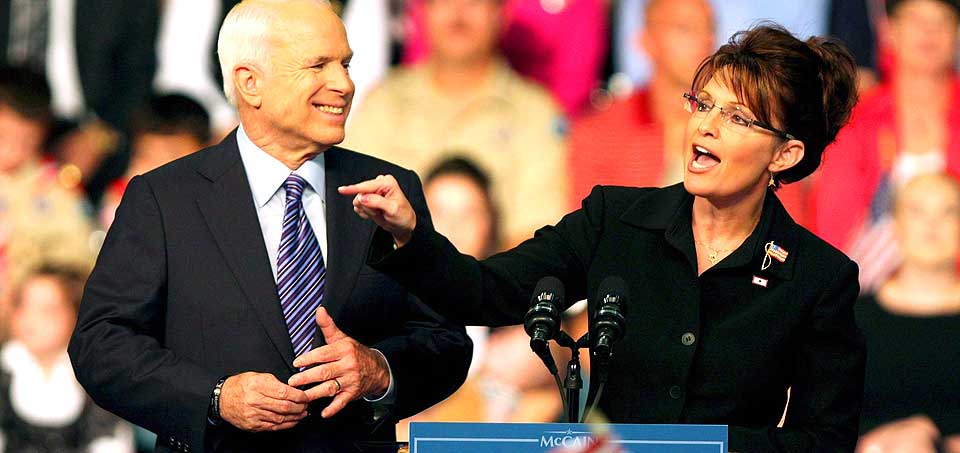 D�RLIG VALG: Republikanernes presidentkandidat John McCain f�r krass kritikk fra amerikanske medier for valget av Sarah Palin som visepresidentkandidat.