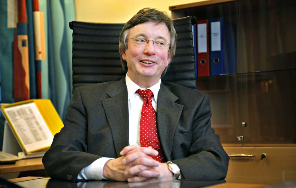 TILBAKEHOLDER: Statsministerens kontor vil ikke gi offentligheten innsyn i referatet fra samtalene mellom stabssjef Karl Eirik Schj�tt-Pedersen og DnB NOR-sjef Rune Bjerke.