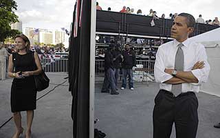 I LEDELSEN: Barack Obama leder stadig p� McCain. Her under et valgm�te i Miami, Florida p� tirsdag.