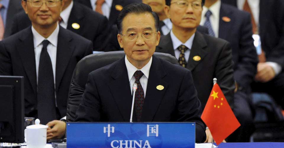 TOPPM�TE: Kinas statsminister Wen Jiabao p� toppm�tet i Beijing.