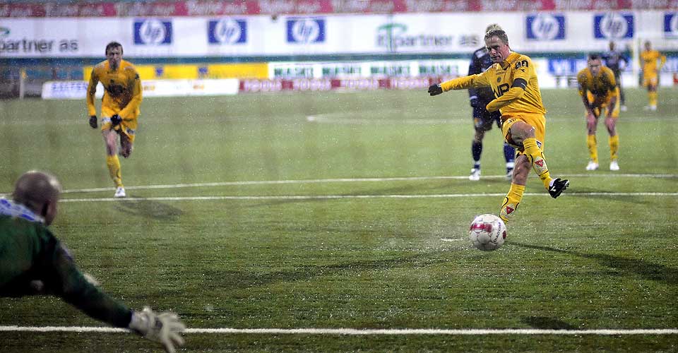 2-1: Jan Derek S�rensen scoret et av m�lene for Bod�/Glimt og mot Str�msgodset p� Aspmyra i kveld.