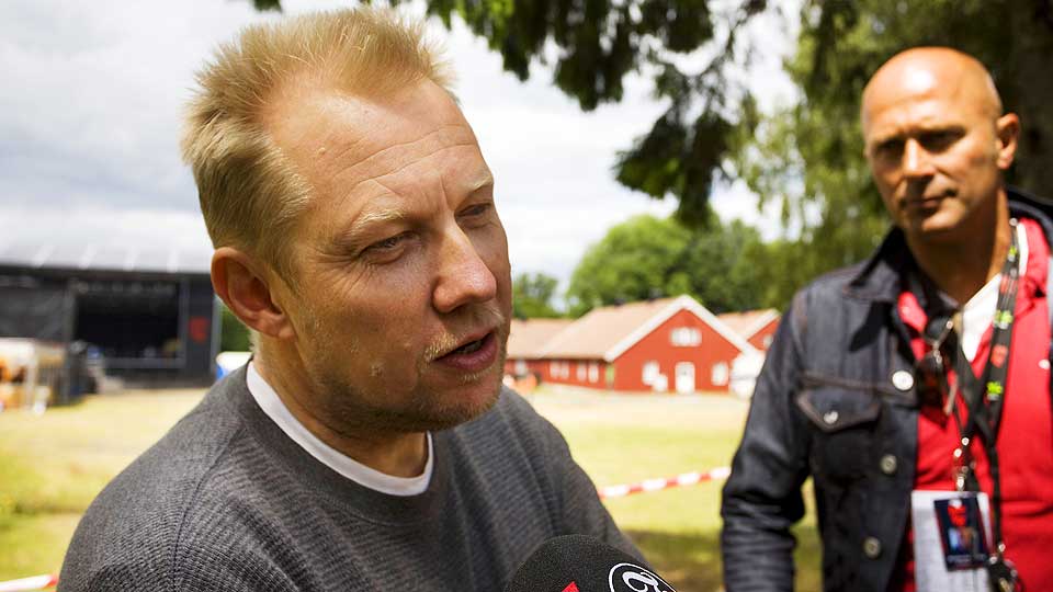 SKJEBNEN AVGJ�RES: Torsdag skal Hovefestivalens �nske om � omgj�re l�n til tilskudd avgj�res av bystyret i Arendal. Blir det nei g�r det mot konkurs for Toffen Gunnufsen, Morten Sandberg (til h�yre) og Hovefestivalen.