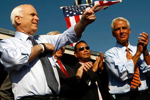 IKKE SATT UT AV SPILL:  John McCain er gjest p� talkshowet Larry King Live i kveld. En opptreden som ikke koster ham en krone.