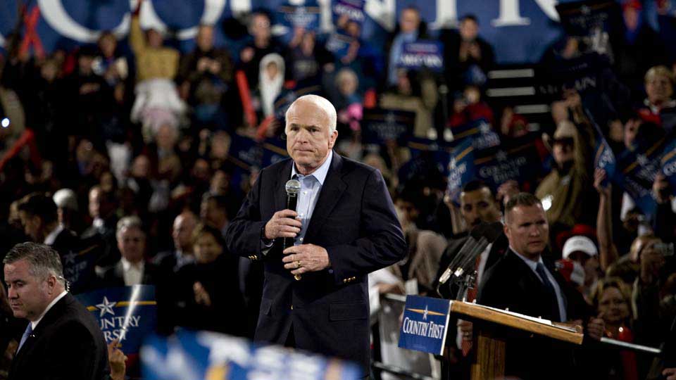 LANG VALGKAMP: Det var en tydelig sliten John McCain som avsluttet valgkampen p� hjemmebanen i Prescott i Arizona.