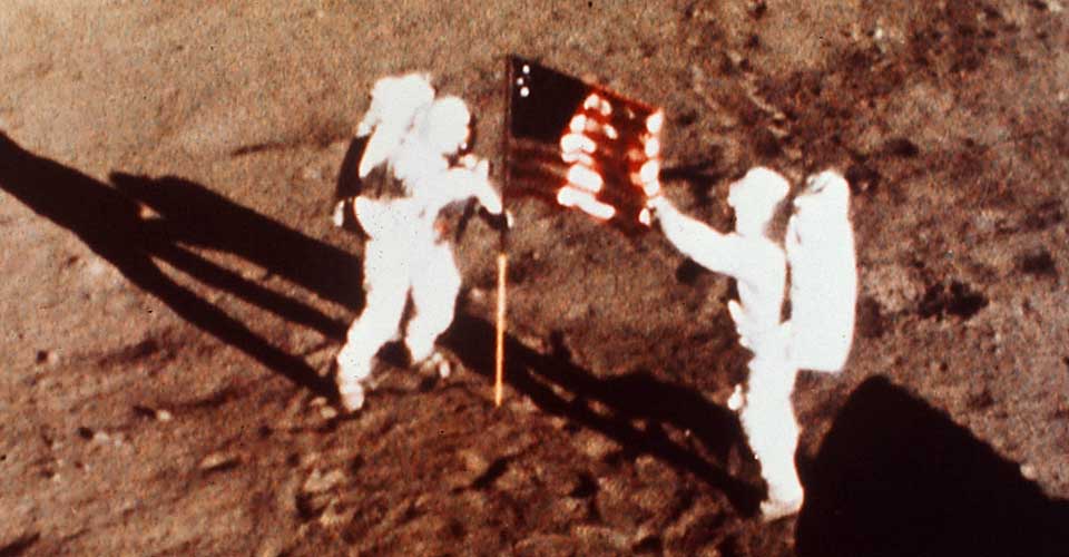 NUMMER TO:BUZZ ALDRIN VIL FOR ALLTID V�RE DEN NEST F�RSTE MANNEN P� M�NEN, ETTER NEIL ARMSTRONG.