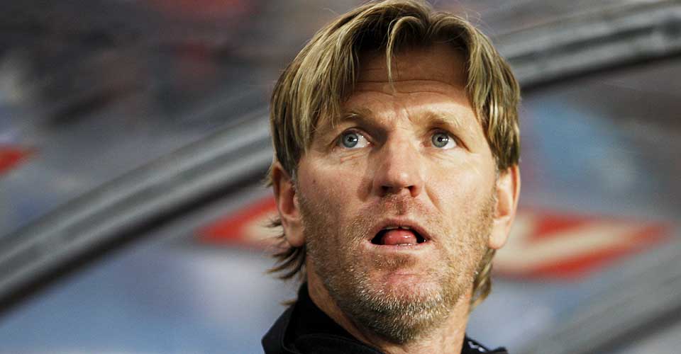 BLIR ANDREDIVISJONSTRENER: Kent Bergersen overtok ansvaret for Lyn etter Henning Berg. N� m� han vente i spenning for � se om klubben f�r fortsette � spille i Tippeligaen.